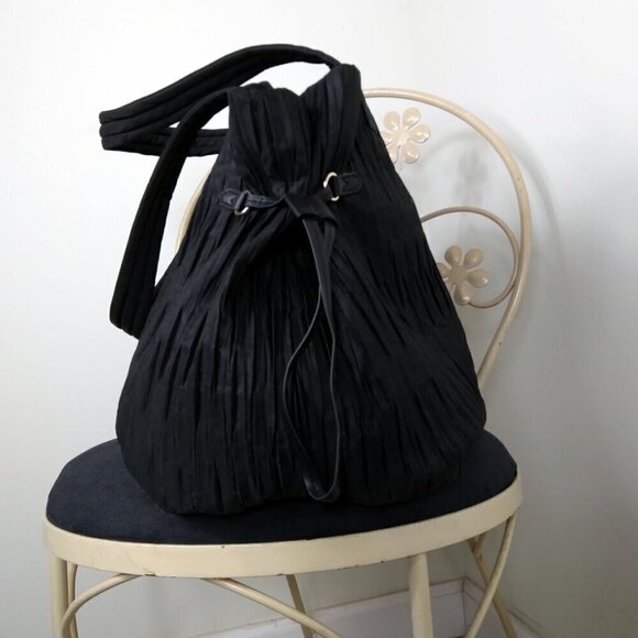 Victoria's Secret Elegant Black Satin Pleated Zip & Cinched Overnight Tote NWOT - Picture 4 of 15